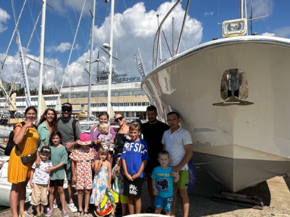 София Минина организовала благотворительную прогулку на яхте