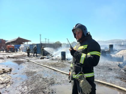 СЕГОДНЯ УТРОМ СПАСАТЕЛИ ЛИКВИДИРОВАЛИ ВОЗГОРАНИЕ НА УЛИЦЕ МАРКОВА