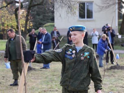 «Сад Дружбы» водоканала Сочи пополнился уникальными памятными деревьями