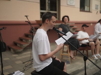 На краснодарском Арбате горожанам прочитали пьесу «Про Федота-стрельца, удалого молодца»