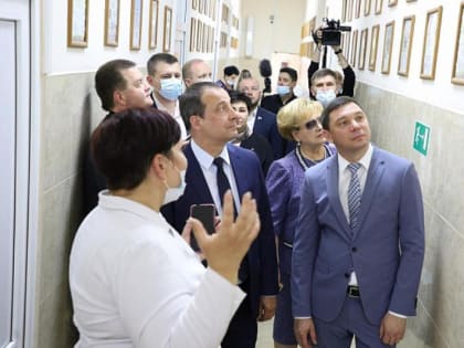 Депутаты ЗСК осмотрели социальные объекты Прикубанского округа Краснодара