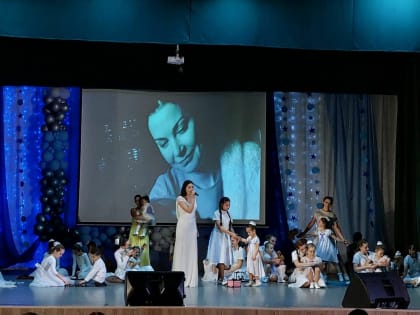 В Хадыженском городском Доме культуры состоялся праздничный концерт, посвященный Дню Матери