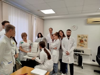 Студенты педиатрического факультета изучают практические навыки в спортивной медицине