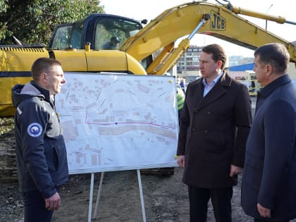 Глава Сочи Алексей Копайгородский проинспектировал ход аварийно-восстановительных работ на инженерной инфраструктуре ливневой канализации в Центральном районе