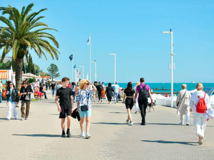 Мэр Сочи Алексей Копайгородский доложил о результатах летнего курортного сезона вице-премьеру РФ