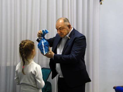 Депутат Госдумы Иван Демченко исполнил желание девочки с ОВЗ