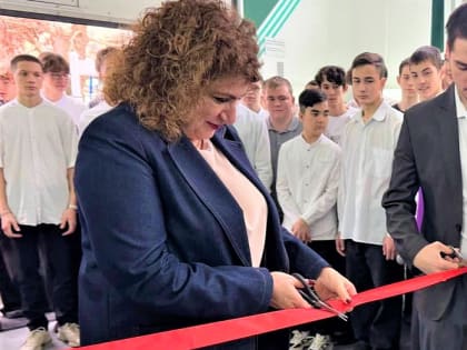 В новороссийском колледже появилась современная автомобильная мастерская