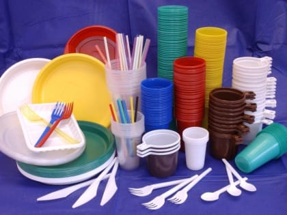 Еду не хранить: Роскачество рассказало о правильном использовании пластиковой посуды