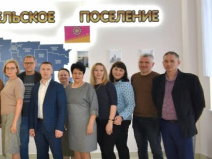 Глава Кущевского сельского поселения Фирсов Евгений Михайлович совместно с председателем Совета Кущевского сельского поселения Смагиной Мариной Викторовной и депутатами побывали в 
