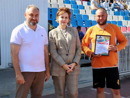 ПАМЯТНЫЙ ФУТБОЛЬНЫЙ МАТЧ ПРОВЕЛИ В ТИХОРЕЦКЕ