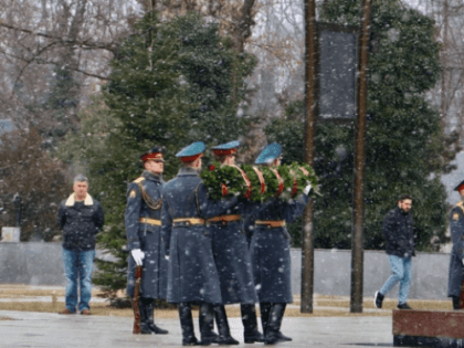 Волонтеры Краснодарского отделения Всероссийского общественного движения «Волонтеры-медики» 23 февраля 2023 года приняли участие в памятной церемонии на Площади Героев.