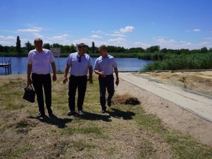 В ст. Павловской приступили к благоустройству пляжа