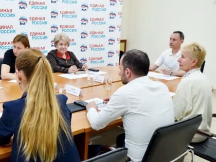 Ольга Лиодт приняла участие в приеме граждан депутата ЗСК Виктора Теплякова