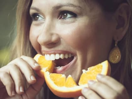 В этом возрасте 1 – 2 апельсина в день нужно есть каждой женщине: они защищают вас от инфаркта и инсульта