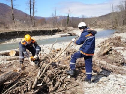 На расчистку русел рек муниципалитеты края получат 100 млн рублей