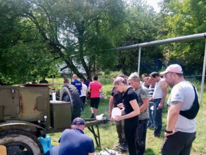 Геленджичане продолжают оказывать помощь туапсинцам