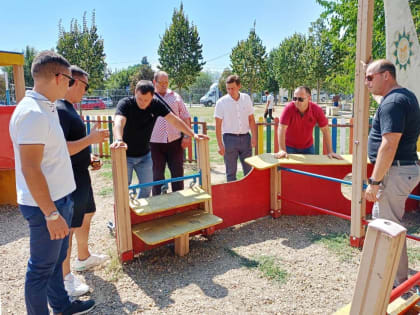 Приняли оборудование новой детской-игровой площадки