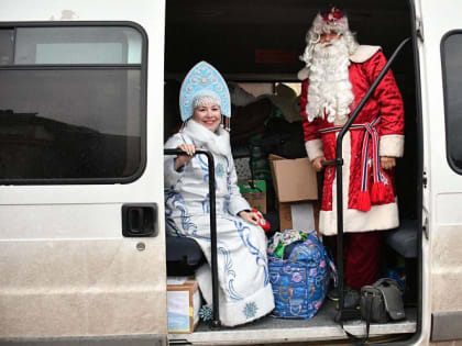 Волонтеры города-героя Новороссийска создают новогоднее настроение бойцам на передовой в зоне проведения СВО