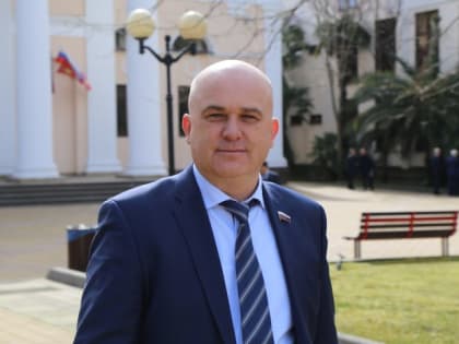 Сегодня свой день рождения празднует депутат Городского Собрания Сочи Валерий Черняковский