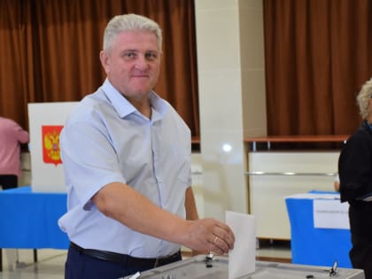 Посещение избирательного участка главой района