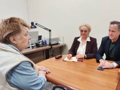 Галина Романова и Дмитрий Мозолюк провели приём граждан