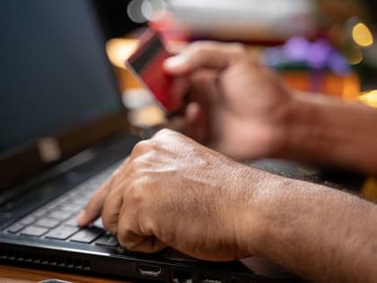 Граждане, обманутые телефонными мошенниками, смогут получит выплату в 100 тысяч рублей