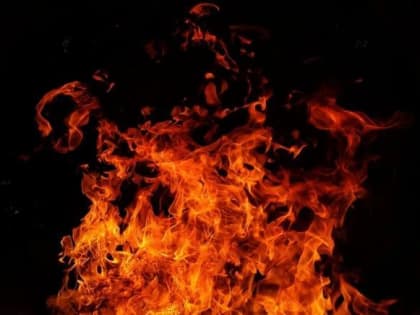 Крупный пожар потушили на складе под Краснодаром