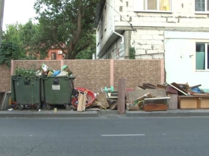 В Краснодаре на уборку стихийных свалок рядом с мусорными баками дополнительно выделят 100 млн рублей