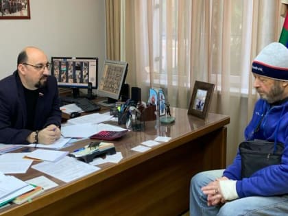 Депутат Городского Собрания Сочи Владимир Давыдов провел прием граждан округа 