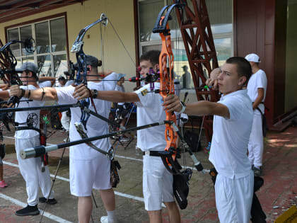 В Новороссийске малоимущие семьи могут получить денежную компенсацию на приобретение спортивной формы и обуви для детей