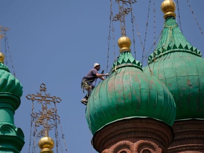 В Краснодаре реставрируют купола Свято-Троицкого собора