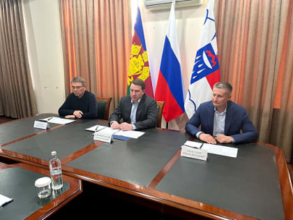 Глава Сочи Алексей Копайгородский провел личный прием граждан в Лазаревском районе