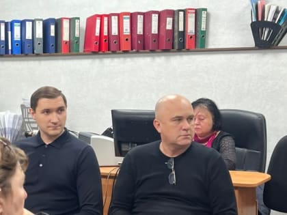 Депутаты Горсобрания Александр Оробей, Валерий Черняковский и Микаел Багманян приняли  участие во встрече с активистами ТОС «Макаренко»