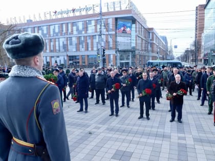 Начальник Управления Минюста России по Краснодарскому краю Игорь Бабаев принял участие в возложении цветов к Вечному огню