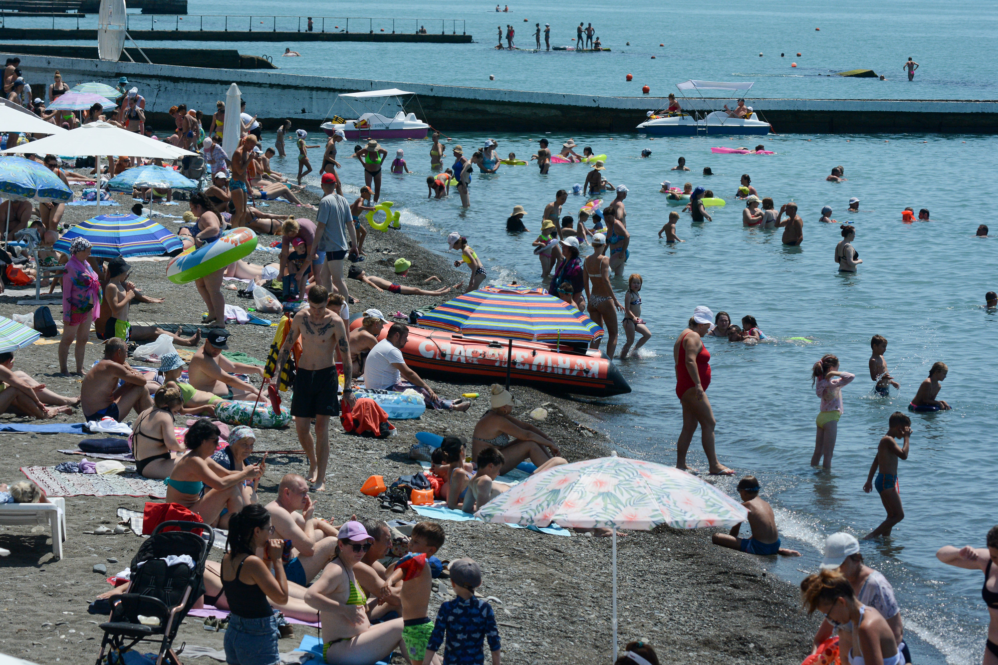 море в геленджике сейчас