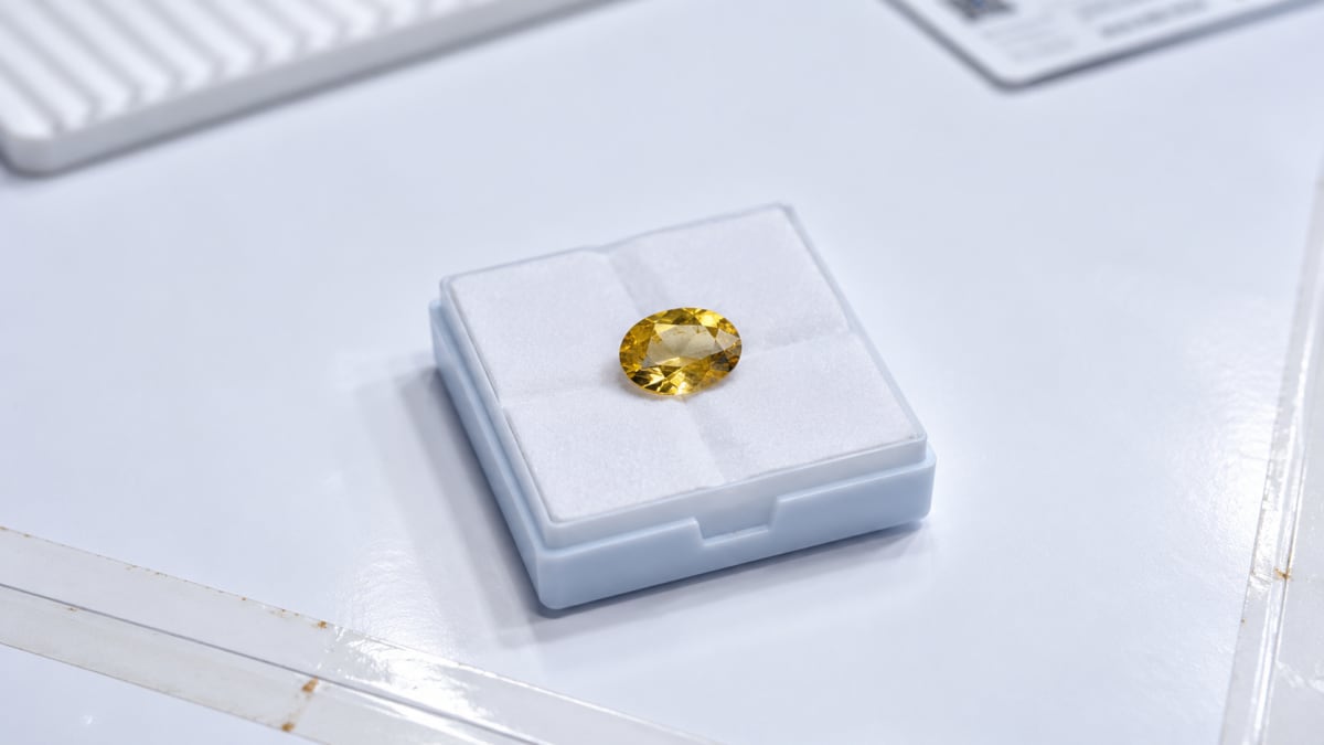 Yellow Sapphire 6.50 CT.