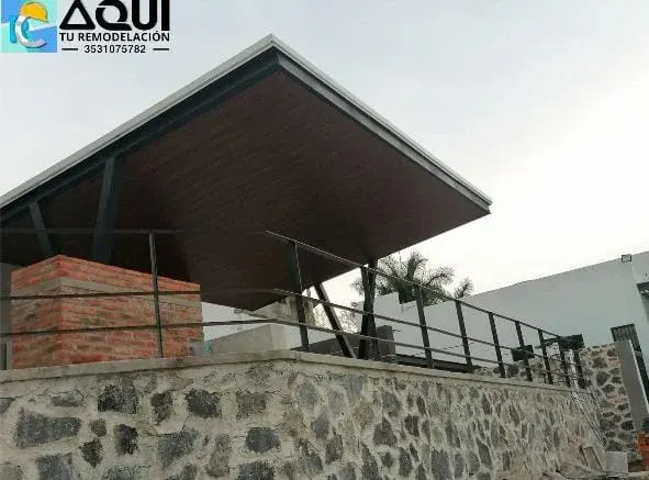 Diseño y Construcción de Loft Vacacional con Terraza Minimalista y Vista Panorámica en Sahuayo - Imagen 3