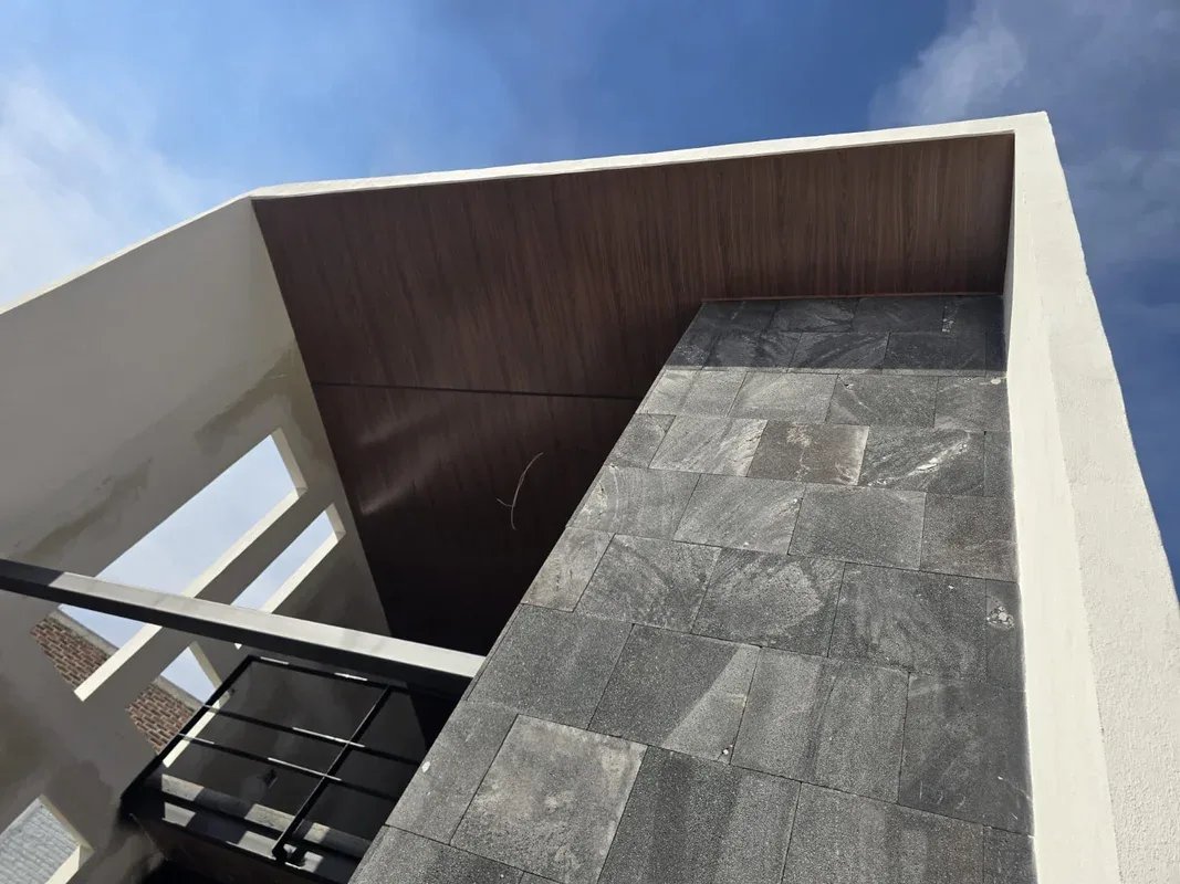 Diseño y Construcción de Loft Vacacional con Terraza Minimalista y Vista Panorámica en Sahuayo - Imagen 5