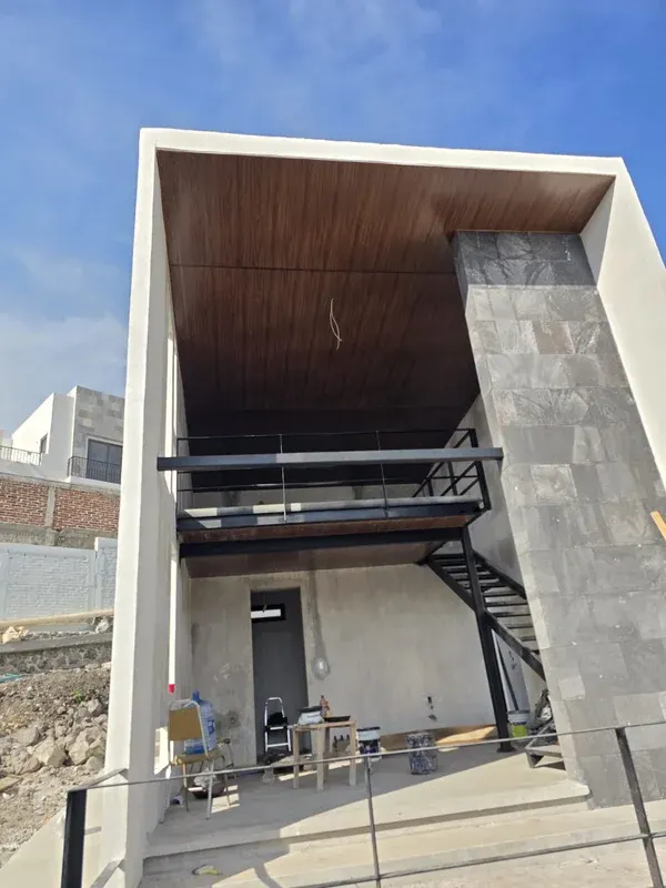 Diseño y Construcción de Loft Vacacional con Terraza Minimalista y Vista Panorámica en Sahuayo - Imagen 6