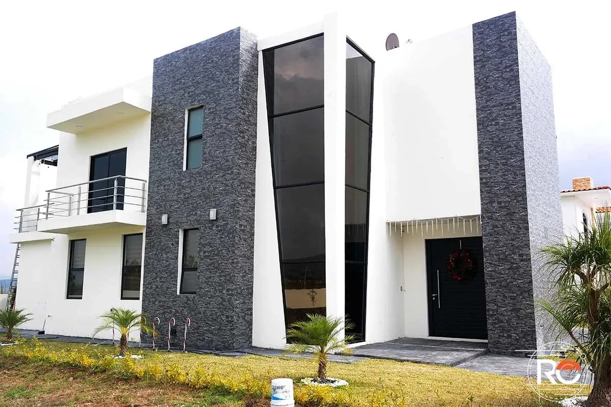 Proyecto Residencial de Casa Minimalista – Espacios Funcionales y Estilo Contemporáneo - Imagen 5