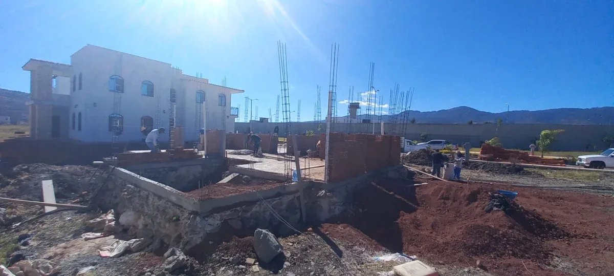 Proyecto Residencial de Casa Minimalista – Espacios Funcionales y Estilo Contemporáneo - Imagen 6