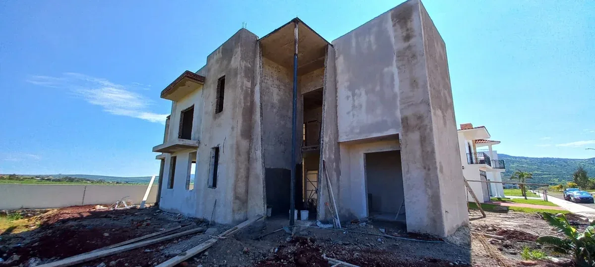 Proyecto Residencial de Casa Minimalista – Espacios Funcionales y Estilo Contemporáneo - Imagen 7