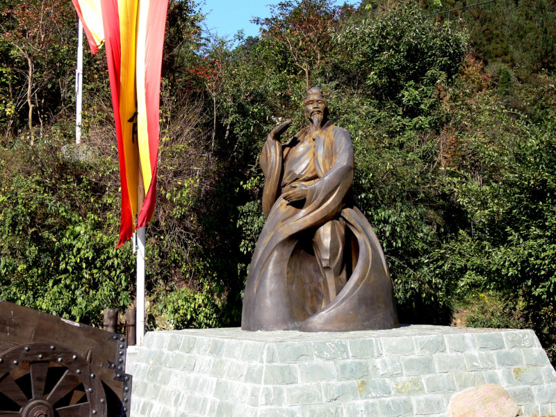 Zhang Sanfeng statue in Wudang mountains