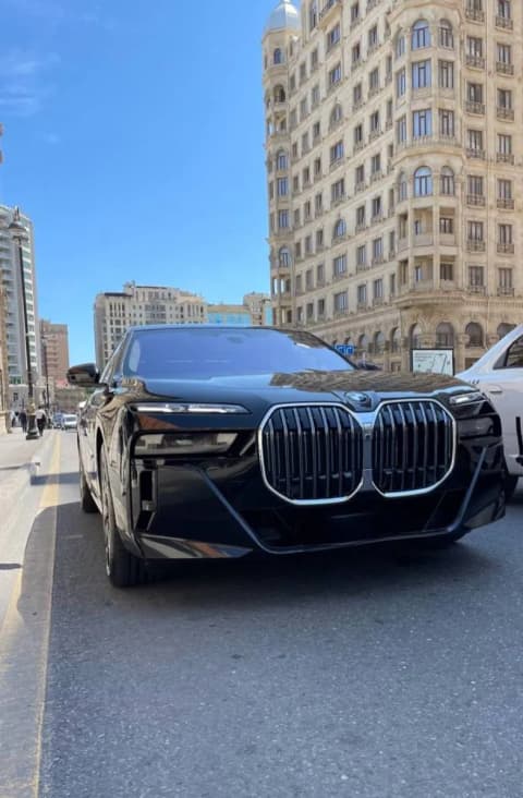 2026 BMW 7 Series, view 2