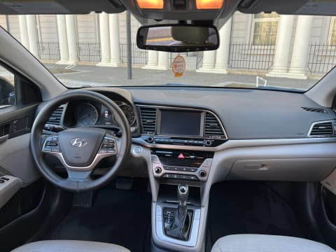 2019 Hyundai Elantra, view 5