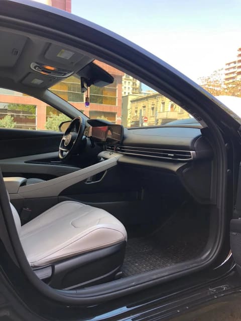 2023 Hyundai Elantra, view 5