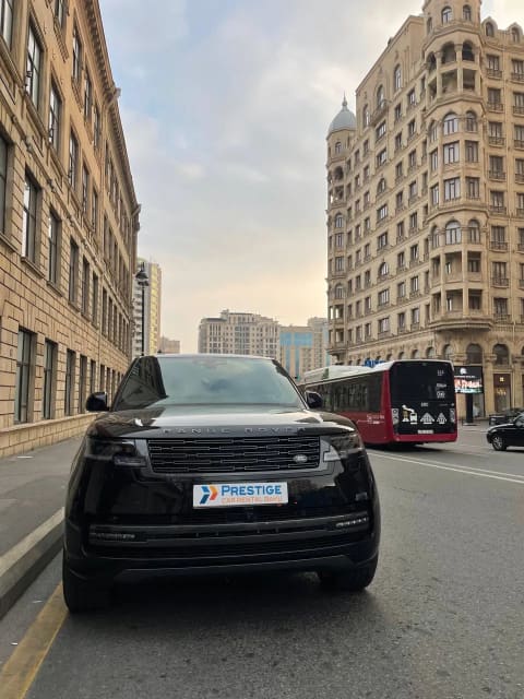 2025 Land Rover Range Rover, view 2
