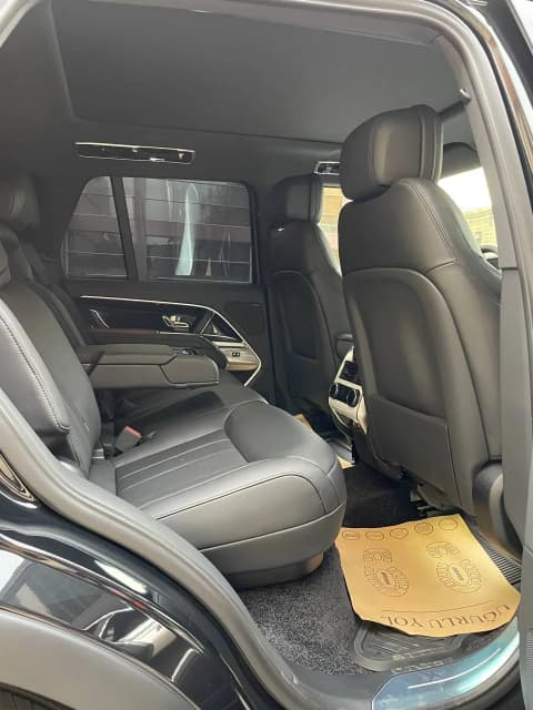 2025 Land Rover Range Rover, view 5