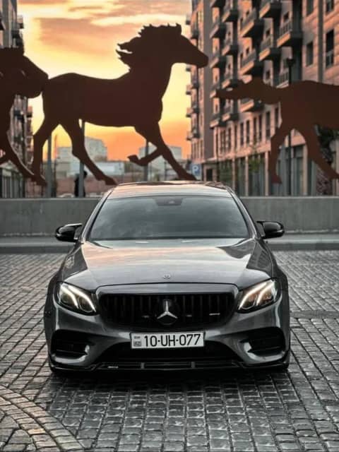 2019 Mercedes-Benz E-Class, view 4