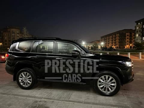 2025 Toyota Land Cruiser, view 2